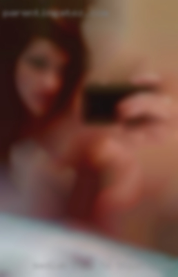 Medium club to thick eyebrows.